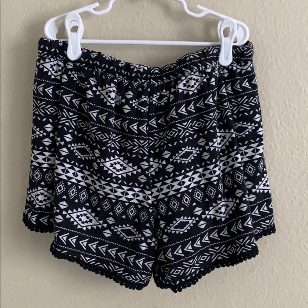Patterned Lounge Shorts - Picture 3 of 3